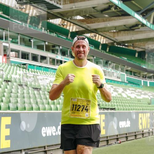 13.09.2026 - 21. swb-Marathon Bremen Michael Burmester http://msf.ph/oto/10422845 13.09.2026 10:46:01 Laufen im Stadion 10137, 10161, 10194, 10202, 10242, 10344, 10430, 10472, 10524, 10535, 10568, 10600, 10651, 10679, 10713, 10895, 10970, 10979, 11050, 11081, 11181, 11200, 11244, 11296, 11309, 11367, 11457, 11495, 11529, 11530, 11546, 11574, 11675, 11709, 11760, 11808, 11821, 11932, 12057, 12089, 12151, 12153, 12177, 12178, 12211, 12224, 12226, 12285, 12316, 12317, 12321, 12374, 12422, 12462, 12539, 10002, 10004, 10005, 10148, 10303, 10330, 10361, 10362 meine-sportfotos.de