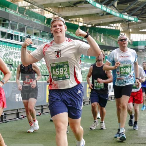 13.09.2026 - 21. swb-Marathon Bremen Michael Burmester http://msf.ph/oto/10422869 13.09.2026 13:23:03 Laufen im Stadion 128, 160, 211, 258, 324, 343, 351, 434, 533, 571, 609, 708, 851, 892, 1060, 1157, 1178, 1259, 1331, 1344, 1417, 1597, 1598, 1657, 1669, 1691, 1729, 1746, 1788, 1883, 2213, 2286, 2290, 2433, 2445, 2475, 2495, 2504, 2526, 2619, 2632, 2652, 2660, 2685, 2711, 2768, 2936, 2964, 2968, 2995, 3034, 3225, 3252, 3282, 3288, 3292, 3347, 3351, 3364, 3395, 3423, 3447, 3505, 3530, 3559, 3682, 3727, 3770, 3784, 3819, 4020, 4054, 4231, 4406, 4407, 4431, 4466, 4467, 4584, 1506 meine-sportfotos.de