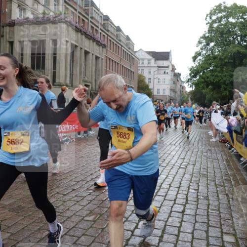 13.09.2026 - Kiel Lauf Yannick Fuchs http://msf.ph/oto/10422876 13.09.2026 10:56:50 Ziel 452, 1115, 1302, 2675, 3015, 4367, 4912, 5150, 6723, 7209, 7542, 7912, 8045, 8799, 9171, 10068, 11211, 11458, 12144, 12721, 248, 476, 929, 1139, 1157, 1504, 1557, 1618, 1666, 1805, 2075, 2454, 2526, 2560, 2674, 2880, 3000, 3061, 3286, 3410, 3413, 3466, 4180, 4209, 4440, 4806, 5067, 5593, 5682, 5683, 6067, 6530, 6882, 6884, 7209, 7594, 7642, 7912, 8989, 8997, 9674, 10264, 10509, 10621, 10659, 502, 1461, 2632, 5467, 5532, 6540, 778, 10750, 10774, 12171 meine-sportfotos.de