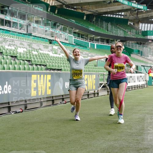 13.09.2026 - 21. swb-Marathon Bremen Michael Burmester http://msf.ph/oto/10422894 13.09.2026 10:46:04 Laufen im Stadion 10137, 10161, 10194, 10202, 10242, 10344, 10430, 10472, 10524, 10535, 10568, 10600, 10651, 10679, 10713, 10895, 10970, 10979, 11050, 11081, 11181, 11200, 11244, 11296, 11309, 11367, 11457, 11495, 11529, 11530, 11546, 11573, 11574, 11579, 11675, 11709, 11760, 11808, 11821, 11932, 12057, 12089, 12151, 12153, 12177, 12178, 12211, 12224, 12226, 12285, 12316, 12317, 12321, 12374, 12422, 12462, 12539, 10002, 10004, 10005, 10148, 10271, 10303, 10330, 10361, 10362 meine-sportfotos.de