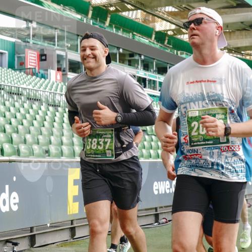 13.09.2026 - 21. swb-Marathon Bremen Michael Burmester http://msf.ph/oto/10422941 13.09.2026 13:23:05 Laufen im Stadion 128, 160, 211, 258, 324, 343, 351, 434, 533, 571, 609, 708, 721, 851, 892, 1157, 1178, 1259, 1331, 1344, 1417, 1597, 1598, 1657, 1669, 1691, 1729, 1746, 1788, 1883, 2213, 2286, 2290, 2433, 2445, 2475, 2495, 2504, 2526, 2619, 2632, 2652, 2660, 2685, 2711, 2768, 2936, 2964, 2968, 3034, 3225, 3252, 3282, 3288, 3289, 3292, 3347, 3351, 3364, 3395, 3423, 3447, 3505, 3530, 3559, 3682, 3727, 3770, 3784, 3819, 4020, 4054, 4231, 4406, 4407, 4431, 4466, 4467, 4584, 1506 meine-sportfotos.de