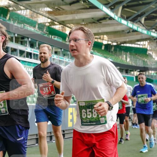 13.09.2026 - 21. swb-Marathon Bremen Michael Burmester http://msf.ph/oto/10422949 13.09.2026 13:23:06 Laufen im Stadion 128, 137, 160, 211, 258, 324, 343, 351, 434, 533, 571, 609, 708, 721, 851, 892, 1157, 1178, 1259, 1331, 1344, 1417, 1597, 1598, 1657, 1669, 1691, 1729, 1746, 1788, 1883, 2213, 2286, 2290, 2433, 2445, 2475, 2495, 2503, 2504, 2526, 2619, 2632, 2652, 2660, 2685, 2711, 2768, 2936, 2964, 2968, 3034, 3225, 3252, 3282, 3288, 3289, 3292, 3347, 3351, 3364, 3395, 3423, 3447, 3505, 3530, 3559, 3682, 3727, 3770, 3784, 3819, 4020, 4054, 4231, 4406, 4407, 4431, 4466, 4467, 4584, 1506 meine-sportfotos.de