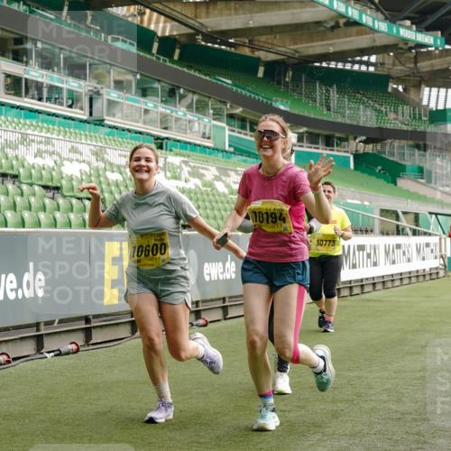 13.09.2026 - 21. swb-Marathon Bremen Michael Burmester http://msf.ph/oto/10422954 13.09.2026 10:46:05 Laufen im Stadion 10137, 10161, 10194, 10202, 10242, 10344, 10430, 10472, 10524, 10535, 10568, 10600, 10651, 10679, 10713, 10895, 10970, 10979, 11050, 11081, 11181, 11200, 11244, 11296, 11309, 11367, 11457, 11495, 11529, 11530, 11546, 11573, 11574, 11579, 11675, 11709, 11760, 11808, 11821, 11932, 12057, 12089, 12151, 12153, 12177, 12178, 12211, 12224, 12226, 12285, 12316, 12317, 12321, 12374, 12422, 12462, 12539, 10002, 10004, 10005, 10148, 10271, 10303, 10330, 10361, 10362 meine-sportfotos.de