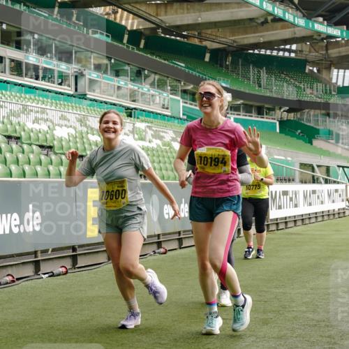13.09.2026 - 21. swb-Marathon Bremen Michael Burmester http://msf.ph/oto/10422957 13.09.2026 10:46:05 Laufen im Stadion 10137, 10161, 10194, 10202, 10242, 10344, 10430, 10472, 10524, 10535, 10568, 10600, 10651, 10679, 10713, 10895, 10970, 10979, 11050, 11081, 11181, 11200, 11244, 11296, 11309, 11367, 11457, 11495, 11529, 11530, 11546, 11573, 11574, 11579, 11675, 11709, 11760, 11808, 11821, 11932, 12057, 12089, 12151, 12153, 12177, 12178, 12211, 12224, 12226, 12285, 12316, 12317, 12321, 12374, 12422, 12462, 12539, 10002, 10004, 10005, 10148, 10271, 10303, 10330, 10361, 10362 meine-sportfotos.de