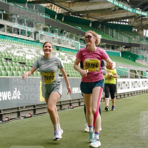 13.09.2026 - 21. swb-Marathon Bremen Michael Burmester http://msf.ph/oto/10422968 13.09.2026 10:46:05 Laufen im Stadion 10137, 10161, 10194, 10202, 10242, 10344, 10430, 10472, 10524, 10535, 10568, 10600, 10651, 10679, 10713, 10895, 10970, 10979, 11050, 11081, 11181, 11200, 11244, 11296, 11309, 11367, 11457, 11495, 11529, 11530, 11546, 11573, 11574, 11579, 11675, 11709, 11760, 11808, 11821, 11932, 12057, 12089, 12151, 12153, 12177, 12178, 12211, 12224, 12226, 12285, 12316, 12317, 12321, 12374, 12422, 12462, 12539, 10002, 10004, 10005, 10148, 10271, 10303, 10330, 10361, 10362 meine-sportfotos.de