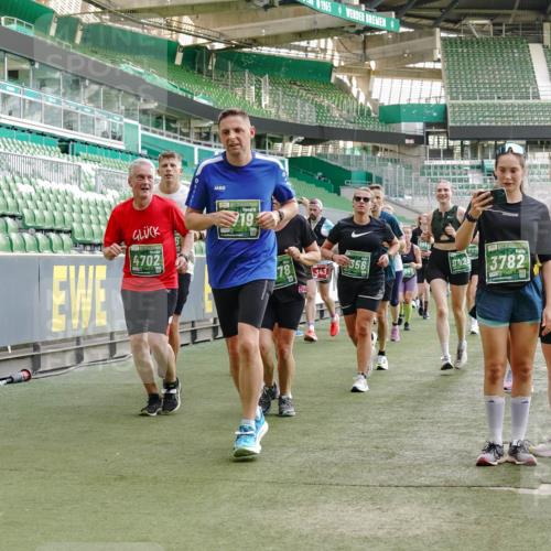 13.09.2026 - 21. swb-Marathon Bremen Michael Burmester http://msf.ph/oto/10422977 13.09.2026 13:23:07 Laufen im Stadion 128, 137, 160, 211, 324, 343, 351, 434, 533, 571, 609, 708, 721, 851, 892, 1157, 1178, 1259, 1331, 1344, 1417, 1597, 1598, 1657, 1669, 1691, 1729, 1746, 1788, 1883, 2213, 2286, 2290, 2433, 2445, 2475, 2495, 2503, 2504, 2526, 2619, 2632, 2652, 2660, 2685, 2711, 2768, 2936, 2964, 2968, 3034, 3252, 3282, 3288, 3289, 3292, 3347, 3351, 3364, 3395, 3423, 3447, 3505, 3530, 3559, 3682, 3727, 3770, 3784, 3819, 4020, 4054, 4231, 4406, 4407, 4431, 4466, 4467, 4584, 1506 meine-sportfotos.de