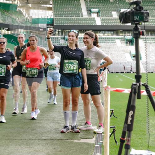 13.09.2026 - 21. swb-Marathon Bremen Michael Burmester http://msf.ph/oto/10423008 13.09.2026 13:23:08 Laufen im Stadion 128, 137, 160, 182, 211, 324, 343, 351, 434, 533, 571, 609, 708, 721, 851, 892, 1157, 1178, 1259, 1331, 1344, 1417, 1597, 1598, 1657, 1669, 1691, 1729, 1746, 1788, 1883, 2213, 2286, 2290, 2433, 2445, 2475, 2495, 2503, 2504, 2526, 2619, 2632, 2652, 2660, 2685, 2711, 2768, 2936, 2964, 2968, 3252, 3282, 3288, 3289, 3292, 3347, 3351, 3364, 3395, 3423, 3447, 3505, 3530, 3559, 3682, 3727, 3770, 3784, 3819, 4020, 4054, 4231, 4406, 4407, 4431, 4466, 4467, 4584, 1506 meine-sportfotos.de