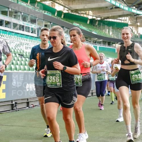 13.09.2026 - 21. swb-Marathon Bremen Michael Burmester http://msf.ph/oto/10423070 13.09.2026 13:23:10 Laufen im Stadion 128, 137, 160, 182, 211, 324, 343, 351, 434, 533, 571, 609, 708, 721, 743, 851, 892, 1157, 1178, 1259, 1331, 1344, 1417, 1597, 1598, 1657, 1669, 1691, 1729, 1746, 1788, 1883, 2213, 2286, 2290, 2433, 2445, 2475, 2495, 2503, 2504, 2526, 2619, 2632, 2652, 2660, 2685, 2711, 2768, 2936, 2964, 2968, 3252, 3282, 3288, 3289, 3292, 3347, 3351, 3364, 3395, 3423, 3447, 3505, 3530, 3559, 3682, 3727, 3770, 3784, 3819, 4020, 4054, 4231, 4406, 4407, 4431, 4466, 4467, 4584, 1506 meine-sportfotos.de