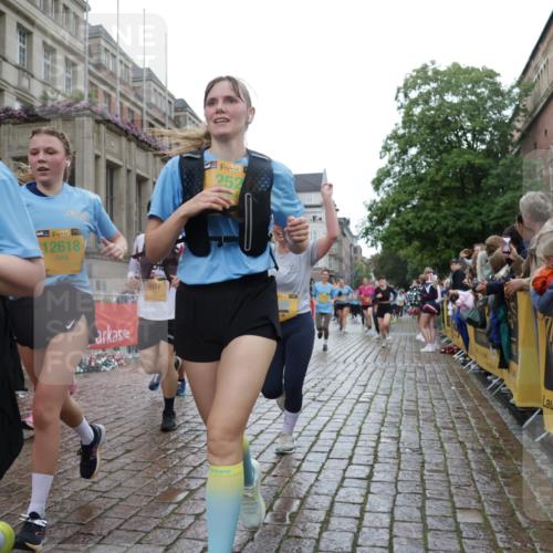 13.09.2026 - Kiel Lauf Yannick Fuchs http://msf.ph/oto/10423085 13.09.2026 10:58:15 Ziel 721, 819, 833, 987, 1253, 1351, 1404, 1910, 2309, 3222, 3325, 3326, 3671, 4160, 4212, 4592, 5172, 5314, 5540, 5668, 5958, 6345, 6982, 7256, 7340, 7412, 9309, 9458, 9476, 10364, 10765, 10785, 10805, 11238, 11613, 12123, 12456, 12701, 12821, 12840, 156, 252, 352, 353, 538, 675, 905, 1220, 1517, 1528, 1567, 1778, 2234, 3111, 3548, 3575, 3661, 3667, 3933, 4250, 4340, 4497, 4754, 4765, 4997, 5112, 5154, 5163, 5232, 5458, 5958, 6353, 6425, 6805, 8548, 8903, 11345, 11554, 91 meine-sportfotos.de
