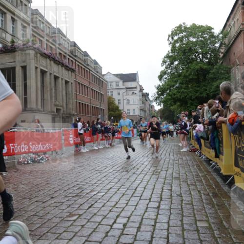 13.09.2026 - Kiel Lauf Yannick Fuchs http://msf.ph/oto/10423107 13.09.2026 10:58:16 Ziel 721, 819, 833, 987, 1253, 1351, 1404, 1910, 2309, 3222, 3325, 3326, 3671, 4160, 4212, 4592, 5172, 5314, 5540, 5668, 6345, 6982, 7256, 7340, 7412, 9309, 9458, 9476, 10364, 10785, 10805, 11238, 11613, 12123, 12456, 12701, 12821, 12840, 252, 352, 353, 538, 905, 1220, 1351, 1517, 1528, 1567, 1778, 2234, 3111, 3548, 3575, 3661, 3667, 3933, 4250, 4340, 4497, 4592, 4754, 4765, 4997, 5154, 5163, 5232, 5458, 5958, 6353, 6425, 6805, 8548, 11345, 91 meine-sportfotos.de