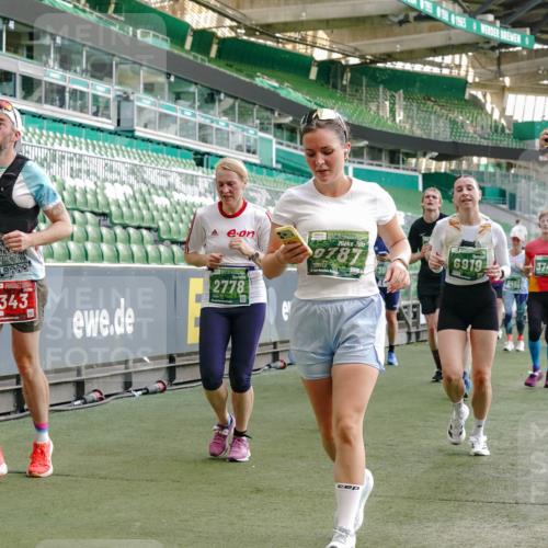 13.09.2026 - 21. swb-Marathon Bremen Michael Burmester http://msf.ph/oto/10423111 13.09.2026 13:23:12 Laufen im Stadion 128, 137, 160, 182, 211, 324, 343, 434, 533, 571, 609, 708, 721, 743, 892, 1157, 1178, 1259, 1331, 1344, 1417, 1597, 1598, 1657, 1669, 1691, 1729, 1746, 1788, 1883, 2213, 2286, 2290, 2433, 2445, 2475, 2495, 2503, 2504, 2526, 2619, 2632, 2652, 2660, 2685, 2711, 2768, 2936, 2964, 2968, 3252, 3282, 3288, 3289, 3292, 3347, 3351, 3364, 3395, 3423, 3447, 3505, 3530, 3559, 3682, 3727, 3770, 3784, 3819, 4020, 4054, 4231, 4406, 4407, 4431, 4466, 4467, 4584, 1506 meine-sportfotos.de
