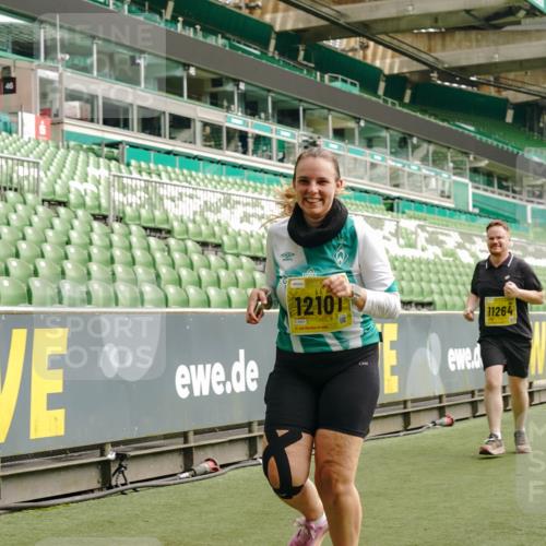 13.09.2026 - 21. swb-Marathon Bremen Michael Burmester http://msf.ph/oto/10423148 13.09.2026 10:46:17 Laufen im Stadion 10137, 10161, 10194, 10202, 10242, 10344, 10430, 10472, 10524, 10535, 10568, 10600, 10651, 10895, 10933, 10970, 10979, 11050, 11081, 11181, 11200, 11244, 11296, 11309, 11367, 11457, 11495, 11529, 11530, 11546, 11573, 11574, 11579, 11639, 11675, 11709, 11760, 11808, 11821, 11932, 12057, 12089, 12151, 12153, 12177, 12178, 12211, 12224, 12226, 12285, 12316, 12317, 12374, 12422, 12462, 12539, 10002, 10004, 10005, 10148, 10271, 10303, 10330, 10361, 10362 meine-sportfotos.de