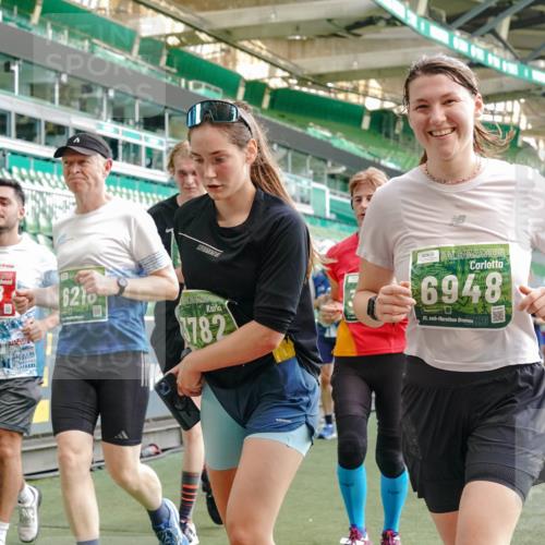 13.09.2026 - 21. swb-Marathon Bremen Michael Burmester http://msf.ph/oto/10423191 13.09.2026 13:23:15 Laufen im Stadion 128, 137, 160, 182, 211, 324, 343, 434, 533, 571, 609, 708, 721, 743, 892, 1157, 1178, 1259, 1273, 1331, 1417, 1597, 1598, 1657, 1669, 1691, 1746, 1788, 1883, 2213, 2286, 2290, 2433, 2445, 2465, 2475, 2495, 2503, 2504, 2526, 2619, 2632, 2660, 2685, 2711, 2768, 2936, 2964, 2968, 3252, 3282, 3288, 3289, 3292, 3347, 3351, 3364, 3395, 3423, 3447, 3505, 3530, 3559, 3682, 3727, 3770, 3784, 3819, 4020, 4054, 4231, 4406, 4407, 4431, 4466, 4467, 4584, 1506 meine-sportfotos.de