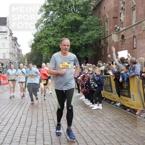 13.09.2026 - Kiel Lauf Yannick Fuchs http://msf.ph/oto/10423249 13.09.2026 09:44:25 Ziel 537, 801, 958, 1053, 1849, 1866, 2031, 2045, 2212, 2437, 2868, 3688, 4098, 4573, 6892, 7121, 7430, 7744, 12318, 12437, 793, 4092, 4283, 5026, 5171, 5857, 6550, 7510, 7753, 7948, 8300, 9814, 10641, 10931, 11653, 11655, 12098, 12373, 12376, 912, 2787, 3198, 3209, 4316, 4693, 6895, 7356, 7460, 9986, 12161, 12218, 654, 4522, 5171, 5857, 7510, 7948, 10641, 10931, 12376 meine-sportfotos.de