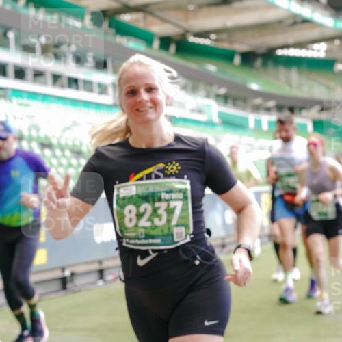 13.09.2026 - 21. swb-Marathon Bremen Michael Burmester http://msf.ph/oto/10423292 13.09.2026 13:00:26 Laufen im Stadion 135, 191, 226, 232, 242, 260, 318, 342, 440, 651, 687, 745, 972, 1080, 1166, 1209, 1368, 1493, 1494, 1516, 1650, 1861, 1935, 1963, 2088, 2210, 2289, 2293, 2306, 2322, 2370, 2409, 2427, 2481, 2485, 2490, 2517, 2560, 2561, 2570, 2627, 2658, 2686, 2700, 2708, 2781, 2806, 2827, 2899, 2906, 2914, 2953, 2961, 2967, 2979, 3015, 3076, 3105, 3124, 3145, 3168, 3173, 3190, 3233, 3273, 3354, 3375, 3385, 3480, 3516, 3524, 3531, 3642, 3652, 3729, 3774, 3855, 3856, 3861, 3930, 3934 meine-sportfotos.de