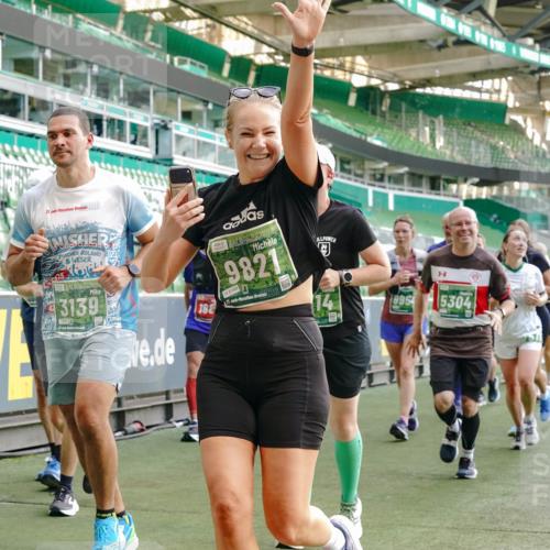 13.09.2026 - 21. swb-Marathon Bremen Michael Burmester http://msf.ph/oto/10423315 13.09.2026 13:23:20 Laufen im Stadion 128, 137, 160, 182, 211, 324, 343, 434, 533, 571, 609, 708, 721, 743, 892, 1157, 1178, 1259, 1273, 1331, 1417, 1597, 1598, 1657, 1669, 1691, 1746, 1788, 1883, 1944, 2213, 2252, 2286, 2290, 2433, 2445, 2465, 2475, 2495, 2503, 2504, 2526, 2619, 2632, 2660, 2685, 2711, 2768, 2936, 2964, 2968, 3252, 3282, 3288, 3289, 3292, 3312, 3347, 3351, 3364, 3395, 3423, 3447, 3505, 3530, 3559, 3682, 3727, 3770, 3784, 3819, 4020, 4054, 4231, 4406, 4407, 4431, 4466, 4467, 4584, 1506 meine-sportfotos.de