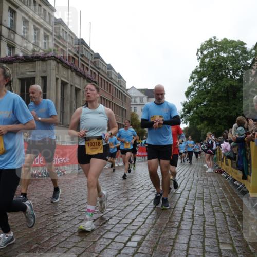 13.09.2026 - Kiel Lauf Yannick Fuchs http://msf.ph/oto/10423331 13.09.2026 10:58:34 Ziel 79, 91, 971, 1978, 2461, 2965, 3235, 3237, 3559, 3833, 4395, 4456, 5775, 6497, 6906, 7315, 7367, 7738, 7856, 7888, 8004, 8381, 8752, 9132, 9417, 9809, 9937, 10135, 10503, 10878, 11023, 11514, 11759, 12345, 12672, 721, 819, 833, 905, 987, 1220, 1253, 1351, 1404, 1778, 1858, 1910, 1978, 2309, 2752, 3222, 3325, 3326, 3559, 3671, 3842, 4160, 4212, 4592, 5154, 5163, 5172, 5314, 5540, 5605, 5668, 5958, 6345, 6982, 7256, 7340, 7482, 7856, 7949, 9458, 9809, 9827, 1778 meine-sportfotos.de