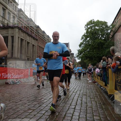 13.09.2026 - Kiel Lauf Yannick Fuchs http://msf.ph/oto/10423335 13.09.2026 10:58:34 Ziel 79, 91, 971, 1978, 2461, 2965, 3235, 3237, 3559, 3833, 4395, 4456, 5775, 6497, 6906, 7315, 7367, 7738, 7856, 7888, 8004, 8381, 8752, 9132, 9417, 9809, 9937, 10135, 10503, 10878, 11023, 11514, 11759, 12345, 12672, 721, 819, 833, 905, 987, 1220, 1253, 1351, 1404, 1778, 1858, 1910, 1978, 2309, 2752, 3222, 3325, 3326, 3559, 3671, 3842, 4160, 4212, 4592, 5154, 5163, 5172, 5314, 5540, 5605, 5668, 5958, 6345, 6982, 7256, 7340, 7482, 7856, 7949, 9458, 9809, 9827, 1778 meine-sportfotos.de