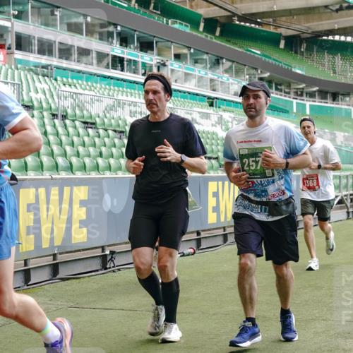 13.09.2026 - 21. swb-Marathon Bremen Michael Burmester http://msf.ph/oto/10423369 13.09.2026 13:00:28 Laufen im Stadion 135, 191, 232, 242, 260, 318, 342, 440, 651, 687, 745, 1080, 1166, 1209, 1368, 1493, 1494, 1516, 1650, 1861, 1935, 1963, 2088, 2210, 2289, 2293, 2306, 2322, 2370, 2409, 2427, 2481, 2485, 2490, 2491, 2517, 2560, 2561, 2570, 2627, 2658, 2686, 2700, 2708, 2781, 2806, 2827, 2899, 2906, 2914, 2953, 2961, 2967, 2979, 3015, 3076, 3105, 3124, 3145, 3168, 3173, 3190, 3273, 3354, 3375, 3385, 3480, 3516, 3524, 3531, 3642, 3652, 3729, 3774, 3855, 3856, 3861, 3930 meine-sportfotos.de
