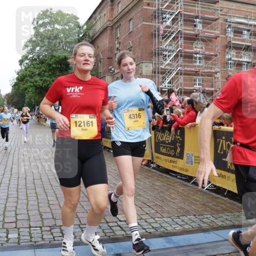 13.09.2026 - Kiel Lauf Yannick Fuchs http://msf.ph/oto/10423371 13.09.2026 09:44:36 Ziel 912, 958, 1849, 1866, 2045, 2212, 2787, 3198, 3209, 4098, 4316, 4693, 6895, 7121, 7356, 7430, 12161, 537, 793, 801, 1053, 2031, 2437, 2868, 3688, 4092, 4283, 4573, 6550, 6892, 7744, 7753, 8300, 11653, 11655, 12098, 12318, 12373, 12437, 1224, 4118, 5939, 6023, 7460, 9986, 10777, 11043, 11046, 11239, 12218, 12676, 4283, 5026, 6550, 8300, 9814, 11653, 11655, 12098 meine-sportfotos.de