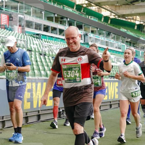 13.09.2026 - 21. swb-Marathon Bremen Michael Burmester http://msf.ph/oto/10423377 13.09.2026 13:23:22 Laufen im Stadion 137, 160, 182, 211, 324, 343, 434, 533, 571, 609, 708, 721, 739, 743, 892, 1157, 1178, 1259, 1273, 1331, 1597, 1598, 1657, 1669, 1691, 1746, 1788, 1883, 1944, 2213, 2252, 2286, 2290, 2433, 2445, 2465, 2475, 2495, 2503, 2504, 2526, 2619, 2632, 2660, 2685, 2711, 2768, 2936, 2964, 2968, 3252, 3282, 3288, 3289, 3292, 3312, 3347, 3351, 3364, 3395, 3423, 3447, 3505, 3530, 3559, 3682, 3727, 3770, 3784, 3819, 4020, 4054, 4231, 4406, 4407, 4431, 4466, 4467, 4584, 1506 meine-sportfotos.de