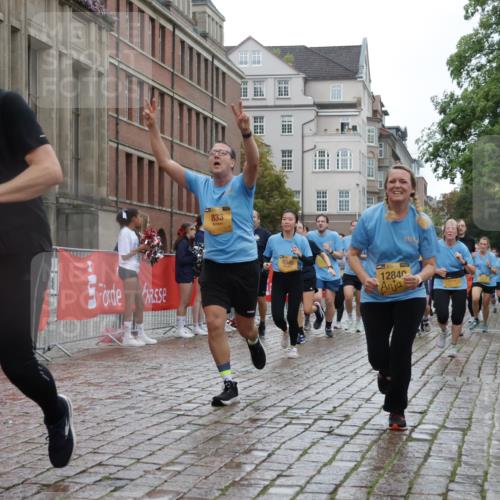 13.09.2026 - Kiel Lauf Yannick Fuchs http://msf.ph/oto/10423397 13.09.2026 10:58:42 Ziel 79, 1521, 2156, 2307, 2473, 2896, 2965, 4395, 6497, 7738, 7888, 8004, 8381, 8752, 8841, 9132, 9417, 10135, 11514, 11699, 12659, 12672, 91, 721, 819, 833, 971, 987, 1253, 1404, 1858, 1910, 1978, 2309, 2461, 2752, 2965, 3222, 3235, 3237, 3325, 3326, 3559, 3671, 3833, 3842, 4160, 4212, 4456, 5172, 5314, 5540, 5605, 5668, 5775, 6345, 6906, 6982, 7256, 7315, 7340, 7367, 7482, 7856, 7949, 8752, 9458, 9809, 9827, 9937, 10135, 10503, 10878, 11023, 905, 1778, 8253 meine-sportfotos.de