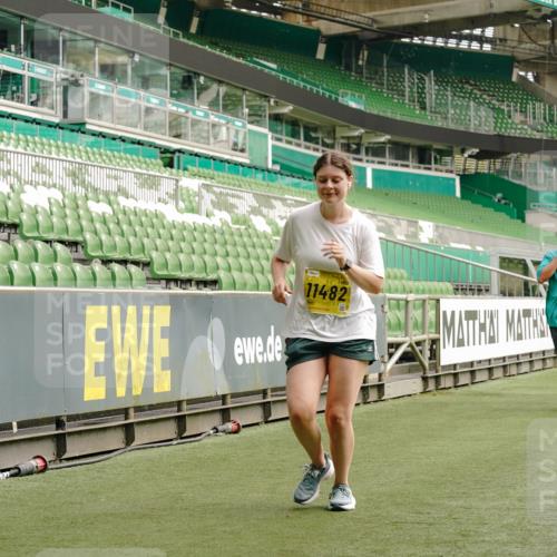 13.09.2026 - 21. swb-Marathon Bremen Michael Burmester http://msf.ph/oto/10423428 13.09.2026 10:46:25 Laufen im Stadion 10137, 10161, 10194, 10202, 10242, 10344, 10349, 10430, 10472, 10524, 10535, 10568, 10600, 10651, 10895, 10933, 10970, 10979, 11050, 11181, 11200, 11244, 11296, 11309, 11367, 11457, 11529, 11530, 11546, 11573, 11574, 11579, 11639, 11675, 11709, 11760, 11808, 11821, 12057, 12089, 12153, 12177, 12178, 12211, 12224, 12285, 12316, 12317, 12374, 12422, 12462, 12539, 10002, 10004, 10005, 10148, 10271, 10303, 10325, 10330, 10335, 10361, 10362, 10459, 10513 meine-sportfotos.de