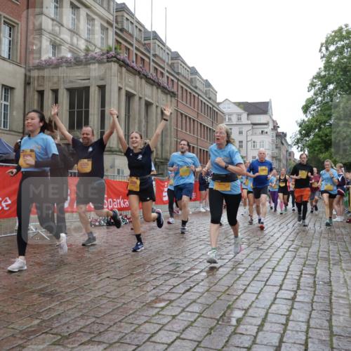 13.09.2026 - Kiel Lauf Yannick Fuchs http://msf.ph/oto/10423448 13.09.2026 10:58:45 Ziel 79, 1521, 2156, 2307, 2473, 2559, 2896, 2994, 3943, 3944, 4395, 6497, 7888, 8004, 8059, 8348, 8841, 9417, 10969, 11514, 11699, 12659, 12672, 91, 819, 833, 971, 1253, 1404, 1858, 1910, 1978, 2309, 2461, 2752, 2965, 3222, 3235, 3237, 3325, 3326, 3559, 3671, 3833, 3842, 4160, 4212, 4456, 5172, 5314, 5605, 5668, 5775, 6345, 6906, 6982, 7256, 7315, 7340, 7367, 7482, 7738, 7856, 7888, 7949, 8381, 8752, 9132, 9417, 9458, 9809, 9827, 9937, 10135, 10503, 10878, 11023, 724, 905, 8253 meine-sportfotos.de