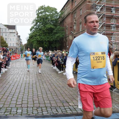 13.09.2026 - Kiel Lauf Yannick Fuchs http://msf.ph/oto/10423458 13.09.2026 09:44:45 Ziel 912, 1224, 2787, 3209, 4693, 7356, 7460, 9986, 10777, 11046, 11239, 12218, 537, 793, 801, 958, 1053, 1849, 1866, 2031, 2045, 2212, 2437, 2787, 2868, 3198, 3209, 3688, 4092, 4098, 4316, 4573, 6892, 6895, 7121, 7430, 7744, 7753, 12161, 12318, 12373, 12437, 98, 2456, 2704, 3138, 3517, 3717, 4118, 5562, 5939, 6023, 6135, 8028, 8189, 11043, 12676, 4092, 4283, 6550, 7753, 8300, 11655, 12098, 12373 meine-sportfotos.de