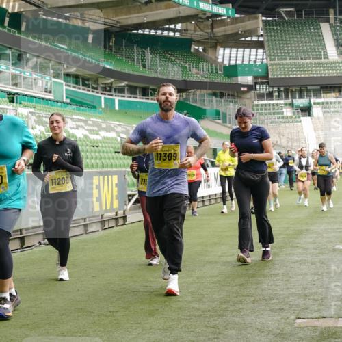 13.09.2026 - 21. swb-Marathon Bremen Michael Burmester http://msf.ph/oto/10423519 13.09.2026 10:46:30 Laufen im Stadion 10137, 10161, 10194, 10202, 10242, 10344, 10349, 10430, 10472, 10524, 10535, 10568, 10600, 10651, 10895, 10933, 10970, 10979, 11050, 11181, 11200, 11244, 11296, 11309, 11367, 11457, 11529, 11530, 11546, 11573, 11574, 11579, 11639, 11675, 11709, 11760, 11808, 11821, 12057, 12089, 12153, 12177, 12178, 12211, 12224, 12285, 12316, 12317, 12374, 12422, 12462, 12539, 10002, 10004, 10005, 10148, 10271, 10303, 10325, 10330, 10335, 10361, 10362, 10459, 10513 meine-sportfotos.de