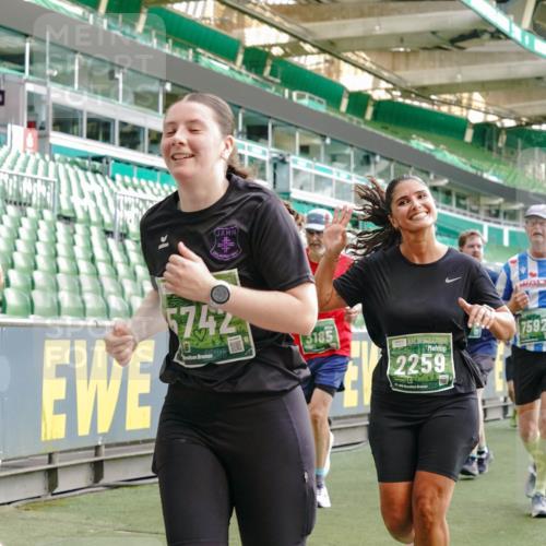 13.09.2026 - 21. swb-Marathon Bremen Michael Burmester http://msf.ph/oto/10423562 13.09.2026 13:23:28 Laufen im Stadion 137, 160, 182, 211, 324, 343, 434, 533, 571, 609, 708, 721, 739, 743, 892, 1157, 1178, 1259, 1273, 1331, 1471, 1597, 1598, 1657, 1669, 1691, 1746, 1788, 1883, 1944, 2213, 2252, 2286, 2290, 2433, 2445, 2465, 2475, 2495, 2503, 2504, 2526, 2571, 2619, 2632, 2685, 2711, 2768, 2776, 2936, 2968, 3252, 3282, 3288, 3289, 3292, 3312, 3347, 3351, 3364, 3395, 3423, 3447, 3505, 3530, 3559, 3682, 3727, 3770, 3784, 3819, 4020, 4054, 4231, 4406, 4407, 4431, 4466, 4467, 4584, 1506 meine-sportfotos.de
