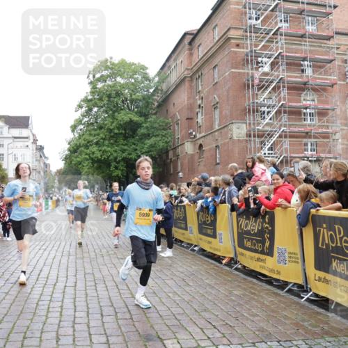 13.09.2026 - Kiel Lauf Yannick Fuchs http://msf.ph/oto/10423579 13.09.2026 09:44:54 Ziel 1224, 2456, 2704, 4118, 5562, 5939, 6023, 6135, 7460, 8028, 9986, 10777, 11043, 11046, 11239, 12676, 801, 912, 958, 1053, 1849, 1866, 2045, 2212, 2787, 2868, 3198, 3209, 3688, 4098, 4316, 4573, 4693, 6892, 6895, 7121, 7356, 7430, 7744, 9986, 12161, 12218, 12318, 98, 312, 2786, 3138, 3479, 3503, 3507, 3517, 3717, 5672, 6097, 6098, 6556, 8189, 9760, 10006, 12348, 12351, 537, 793, 1053, 2031, 2437, 3688, 4573, 12318, 12437 meine-sportfotos.de