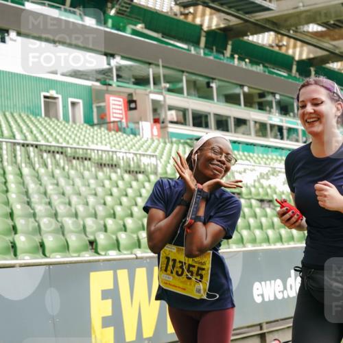 13.09.2026 - 21. swb-Marathon Bremen Michael Burmester http://msf.ph/oto/10423619 13.09.2026 10:46:34 Laufen im Stadion 10137, 10161, 10194, 10202, 10242, 10344, 10349, 10430, 10472, 10524, 10535, 10568, 10600, 10651, 10895, 10933, 10970, 11050, 11181, 11200, 11244, 11296, 11309, 11367, 11457, 11529, 11530, 11546, 11573, 11574, 11579, 11639, 11675, 11709, 11760, 11821, 12089, 12153, 12177, 12178, 12211, 12224, 12285, 12316, 12317, 12374, 12422, 12462, 12539, 10002, 10004, 10005, 10148, 10271, 10303, 10325, 10330, 10335, 10361, 10362, 10459, 10513, 10756, 10882, 10997 meine-sportfotos.de