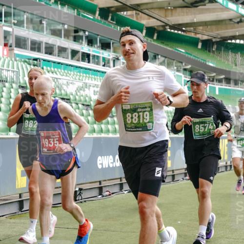 13.09.2026 - 21. swb-Marathon Bremen Michael Burmester http://msf.ph/oto/10423644 13.09.2026 13:00:38 Laufen im Stadion 135, 232, 242, 260, 282, 318, 342, 440, 651, 687, 745, 1080, 1166, 1209, 1368, 1448, 1493, 1494, 1516, 1582, 1650, 1861, 1935, 1963, 2088, 2289, 2293, 2306, 2322, 2370, 2409, 2427, 2481, 2485, 2490, 2491, 2517, 2560, 2561, 2570, 2627, 2658, 2686, 2700, 2708, 2781, 2806, 2899, 2906, 2914, 2953, 2961, 2967, 3015, 3076, 3105, 3124, 3145, 3168, 3173, 3190, 3273, 3354, 3372, 3374, 3375, 3385, 3480, 3524, 3526, 3531, 3642, 3652, 3729, 3774, 3855, 3856, 3861, 3930 meine-sportfotos.de