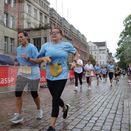 13.09.2026 - Kiel Lauf Yannick Fuchs http://msf.ph/oto/10423674 13.09.2026 10:59:08 Ziel 724, 2557, 2862, 3332, 3480, 4192, 4609, 5188, 5836, 7417, 8188, 9405, 10167, 10255, 10551, 10654, 10655, 11126, 11585, 79, 788, 1085, 1094, 1521, 1729, 1990, 2156, 2265, 2307, 2473, 2559, 2896, 2994, 3943, 3944, 4395, 6497, 7738, 7757, 7888, 8004, 8059, 8348, 8381, 8841, 9132, 9306, 9313, 9387, 9417, 10969, 11087, 11699, 12223, 12520, 12659, 12672, 1825, 1835, 2385, 2394, 2639, 2771, 2828, 4342, 5891, 5977, 5987, 6693, 7066, 7112, 7734, 10799 meine-sportfotos.de