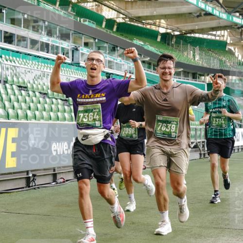 13.09.2026 - 21. swb-Marathon Bremen Michael Burmester http://msf.ph/oto/10423705 13.09.2026 13:23:31 Laufen im Stadion 137, 160, 182, 211, 324, 343, 434, 533, 571, 609, 708, 721, 739, 743, 752, 892, 1157, 1178, 1259, 1273, 1331, 1471, 1597, 1598, 1657, 1669, 1691, 1746, 1788, 1883, 1944, 2213, 2252, 2286, 2290, 2433, 2445, 2465, 2475, 2483, 2495, 2503, 2504, 2526, 2571, 2619, 2632, 2685, 2711, 2768, 2776, 2936, 2968, 3252, 3282, 3288, 3289, 3292, 3312, 3347, 3351, 3364, 3395, 3423, 3447, 3505, 3530, 3559, 3682, 3727, 3770, 3784, 3819, 4020, 4054, 4231, 4406, 4407, 4431, 4466, 4467, 4584, 1506 meine-sportfotos.de