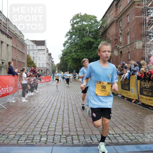 13.09.2026 - Kiel Lauf Yannick Fuchs http://msf.ph/oto/10423728 13.09.2026 09:45:06 Ziel 98, 312, 2456, 2704, 2786, 3138, 3517, 3717, 5562, 6135, 8028, 8189, 9760, 10006, 12676, 912, 1224, 2787, 3198, 3209, 4118, 4316, 4693, 5939, 6023, 6895, 7356, 7460, 9986, 10777, 11043, 11046, 11239, 12161, 12218, 12676, 1503, 2017, 2282, 3408, 3479, 3503, 3507, 4606, 5103, 5369, 5399, 5400, 5672, 5811, 6097, 6098, 6556, 8152, 8854, 9425, 9456, 9897, 10498, 11939, 12347, 12348, 12351, 801, 958, 1849, 1866, 2045, 2212, 2868, 3198, 4098, 4316 meine-sportfotos.de
