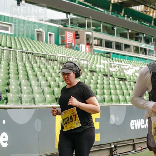 13.09.2026 - 21. swb-Marathon Bremen Michael Burmester http://msf.ph/oto/10423831 13.09.2026 10:46:43 Laufen im Stadion 10137, 10161, 10202, 10242, 10349, 10430, 10472, 10524, 10535, 10651, 10895, 10933, 10970, 11050, 11181, 11200, 11244, 11296, 11309, 11367, 11457, 11529, 11530, 11546, 11573, 11574, 11579, 11639, 11675, 11709, 11760, 11821, 12153, 12157, 12177, 12178, 12211, 12285, 12316, 12317, 12374, 12422, 12462, 12539, 10002, 10004, 10005, 10148, 10271, 10303, 10325, 10330, 10335, 10361, 10362, 10459, 10513, 10756, 10779, 10882, 10997, 11355 meine-sportfotos.de