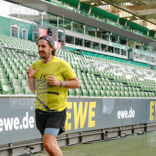 13.09.2026 - 21. swb-Marathon Bremen Michael Burmester http://msf.ph/oto/10423835 13.09.2026 13:23:35 Laufen im Stadion 137, 160, 182, 211, 324, 343, 434, 533, 548, 571, 609, 708, 721, 739, 743, 752, 892, 1157, 1178, 1259, 1273, 1331, 1471, 1597, 1598, 1657, 1669, 1691, 1746, 1788, 1883, 1944, 2213, 2252, 2286, 2433, 2445, 2465, 2475, 2483, 2495, 2503, 2504, 2526, 2571, 2619, 2685, 2711, 2768, 2776, 2936, 2968, 3252, 3282, 3288, 3289, 3292, 3312, 3347, 3351, 3364, 3381, 3395, 3423, 3447, 3505, 3530, 3559, 3727, 3770, 3784, 3819, 4020, 4054, 4231, 4406, 4407, 4431, 4466, 4467, 4584, 1506 meine-sportfotos.de