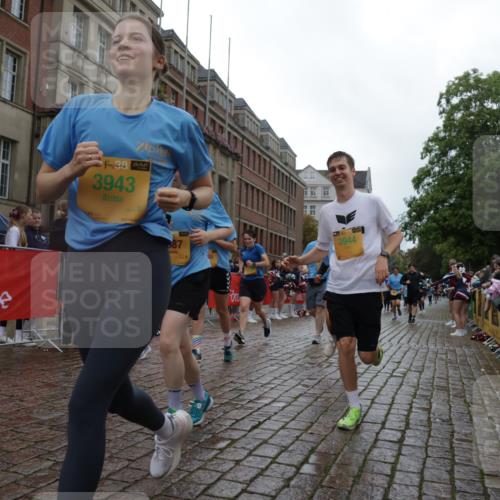 13.09.2026 - Kiel Lauf Yannick Fuchs http://msf.ph/oto/10423866 13.09.2026 10:59:24 Ziel 1825, 1835, 2385, 2394, 2639, 2771, 2828, 4342, 4897, 5519, 5891, 5977, 5987, 6693, 7066, 7112, 7527, 7734, 8208, 9227, 9242, 9684, 9700, 9778, 10251, 10453, 10536, 10799, 10871, 11016, 11177, 11202, 11340, 11350, 12359, 12482, 724, 788, 1085, 1094, 1729, 1990, 2265, 2385, 2557, 2559, 2862, 3332, 3480, 3943, 3944, 4192, 4609, 5188, 5836, 7417, 7757, 8059, 8188, 8348, 9306, 9313, 9387, 9405, 10167, 10255, 10551, 10654, 10655, 10969, 11087, 11126, 11585, 12223, 12520, 620 meine-sportfotos.de