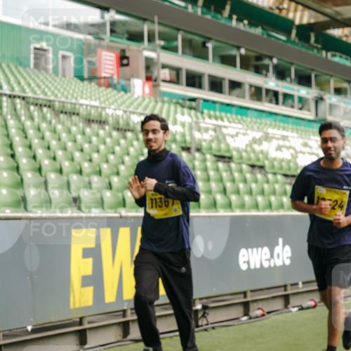 13.09.2026 - 21. swb-Marathon Bremen Michael Burmester http://msf.ph/oto/10423889 13.09.2026 10:46:45 Laufen im Stadion 10137, 10161, 10202, 10242, 10349, 10430, 10472, 10524, 10535, 10651, 10895, 10933, 10970, 11050, 11181, 11244, 11296, 11309, 11367, 11457, 11529, 11530, 11546, 11573, 11574, 11579, 11639, 11675, 11709, 11760, 11821, 12153, 12157, 12177, 12178, 12211, 12285, 12316, 12317, 12374, 12422, 12462, 10002, 10004, 10005, 10148, 10271, 10303, 10325, 10330, 10335, 10361, 10362, 10459, 10513, 10629, 10756, 10779, 10882, 10997, 11355 meine-sportfotos.de