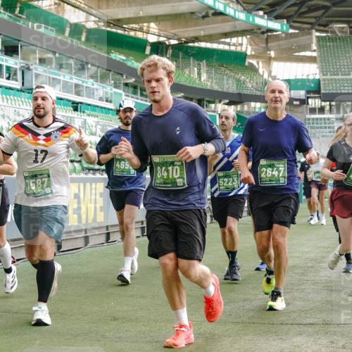 13.09.2026 - 21. swb-Marathon Bremen Michael Burmester http://msf.ph/oto/10423921 13.09.2026 13:23:38 Laufen im Stadion 137, 160, 182, 211, 324, 434, 533, 548, 571, 609, 708, 721, 739, 743, 752, 892, 1157, 1178, 1259, 1273, 1331, 1471, 1597, 1598, 1657, 1691, 1746, 1788, 1883, 1944, 2213, 2252, 2286, 2312, 2433, 2445, 2465, 2475, 2483, 2495, 2503, 2504, 2526, 2571, 2619, 2685, 2711, 2768, 2776, 2936, 2968, 3252, 3282, 3288, 3289, 3292, 3312, 3347, 3351, 3364, 3381, 3395, 3423, 3447, 3505, 3530, 3559, 3727, 3770, 3784, 3819, 4020, 4054, 4231, 4406, 4407, 4431, 4466, 4467, 4584, 1506 meine-sportfotos.de