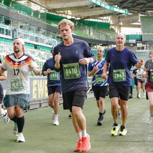 13.09.2026 - 21. swb-Marathon Bremen Michael Burmester http://msf.ph/oto/10423932 13.09.2026 13:23:39 Laufen im Stadion 137, 160, 182, 211, 324, 434, 533, 548, 571, 609, 708, 721, 739, 743, 752, 892, 1157, 1178, 1259, 1273, 1331, 1471, 1597, 1598, 1657, 1691, 1746, 1788, 1883, 1944, 2095, 2213, 2252, 2286, 2312, 2323, 2433, 2445, 2465, 2475, 2483, 2495, 2503, 2504, 2526, 2571, 2619, 2685, 2711, 2768, 2776, 2936, 2968, 3252, 3282, 3288, 3289, 3292, 3312, 3347, 3351, 3364, 3381, 3395, 3423, 3447, 3505, 3530, 3559, 3727, 3770, 3784, 3819, 4020, 4054, 4231, 4406, 4407, 4431, 4466, 4467, 4584 meine-sportfotos.de