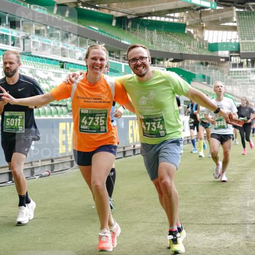 13.09.2026 - 21. swb-Marathon Bremen Michael Burmester http://msf.ph/oto/10423936 13.09.2026 13:00:47 Laufen im Stadion 135, 232, 242, 260, 282, 318, 342, 440, 651, 687, 745, 930, 1067, 1080, 1166, 1209, 1368, 1448, 1493, 1494, 1582, 1650, 1861, 1896, 1935, 1963, 2088, 2289, 2293, 2306, 2322, 2370, 2409, 2427, 2481, 2485, 2490, 2491, 2517, 2560, 2561, 2570, 2627, 2658, 2686, 2700, 2708, 2781, 2806, 2899, 2906, 2914, 2953, 2961, 2967, 3015, 3076, 3105, 3124, 3145, 3168, 3173, 3273, 3354, 3372, 3374, 3375, 3385, 3480, 3524, 3526, 3642, 3652, 3729, 3774, 3855, 3856, 3861, 3930 meine-sportfotos.de