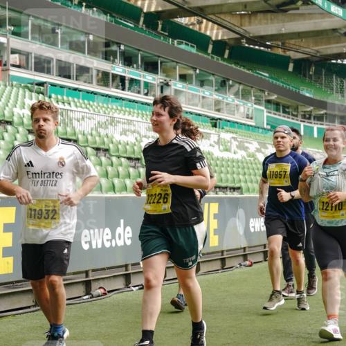 13.09.2026 - 21. swb-Marathon Bremen Michael Burmester http://msf.ph/oto/10423957 13.09.2026 10:46:48 Laufen im Stadion 10161, 10202, 10242, 10349, 10430, 10472, 10524, 10535, 10651, 10895, 10933, 10970, 11050, 11181, 11244, 11296, 11309, 11367, 11457, 11529, 11530, 11546, 11573, 11574, 11579, 11639, 11675, 11709, 11760, 11821, 12153, 12157, 12177, 12178, 12211, 12285, 12316, 12317, 12374, 12422, 12462, 10002, 10004, 10005, 10148, 10271, 10303, 10325, 10330, 10335, 10361, 10362, 10459, 10513, 10629, 10756, 10779, 10882, 10997, 11307, 11355 meine-sportfotos.de