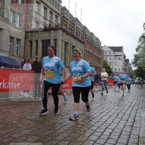 13.09.2026 - Kiel Lauf Yannick Fuchs http://msf.ph/oto/10423970 13.09.2026 10:59:34 Ziel 620, 683, 1835, 2354, 2394, 2771, 3108, 3113, 3176, 3348, 3663, 5173, 5382, 5608, 5977, 6693, 7112, 7454, 7614, 8208, 8234, 8723, 8884, 9700, 9778, 9971, 10157, 10799, 10918, 11016, 11177, 11202, 12359, 12408, 724, 1825, 2385, 2557, 2639, 2828, 2862, 3332, 3480, 4192, 4342, 4609, 4897, 5188, 5519, 5836, 5891, 5987, 7066, 7112, 7417, 7527, 7734, 8188, 9227, 9242, 9405, 9684, 9700, 10167, 10251, 10255, 10453, 10536, 10551, 10654, 10655, 10871, 11126, 11585, 1729 meine-sportfotos.de