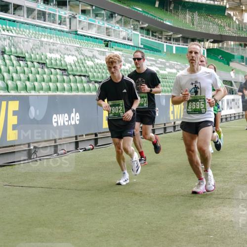 13.09.2026 - 21. swb-Marathon Bremen Michael Burmester http://msf.ph/oto/10423993 13.09.2026 13:00:49 Laufen im Stadion 135, 232, 242, 260, 282, 318, 342, 440, 651, 687, 745, 930, 1067, 1080, 1209, 1368, 1448, 1493, 1494, 1582, 1650, 1861, 1896, 1935, 1963, 2088, 2289, 2293, 2306, 2322, 2370, 2409, 2427, 2481, 2485, 2490, 2491, 2517, 2560, 2561, 2570, 2627, 2658, 2686, 2700, 2708, 2781, 2806, 2906, 2914, 2953, 2961, 2967, 3015, 3076, 3105, 3124, 3145, 3168, 3173, 3273, 3354, 3372, 3374, 3375, 3385, 3480, 3524, 3526, 3642, 3729, 3774, 3855, 3856, 3861, 3930 meine-sportfotos.de