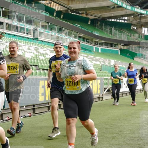 13.09.2026 - 21. swb-Marathon Bremen Michael Burmester http://msf.ph/oto/10423996 13.09.2026 10:46:48 Laufen im Stadion 10161, 10202, 10242, 10349, 10430, 10472, 10524, 10535, 10651, 10895, 10933, 10970, 11050, 11181, 11244, 11296, 11309, 11367, 11457, 11529, 11530, 11546, 11573, 11574, 11579, 11639, 11675, 11709, 11760, 11821, 12153, 12157, 12177, 12178, 12211, 12285, 12316, 12317, 12374, 12422, 12462, 10002, 10004, 10005, 10148, 10271, 10303, 10325, 10330, 10335, 10361, 10362, 10459, 10513, 10629, 10756, 10779, 10882, 10997, 11307, 11355 meine-sportfotos.de