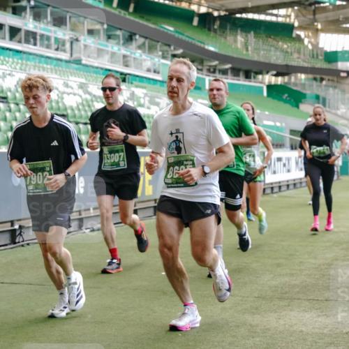 13.09.2026 - 21. swb-Marathon Bremen Michael Burmester http://msf.ph/oto/10424026 13.09.2026 13:00:50 Laufen im Stadion 135, 232, 242, 260, 282, 318, 342, 440, 651, 687, 745, 930, 1067, 1080, 1209, 1368, 1448, 1493, 1494, 1582, 1650, 1861, 1896, 1935, 1963, 2088, 2289, 2293, 2306, 2322, 2370, 2409, 2427, 2481, 2485, 2490, 2491, 2517, 2560, 2561, 2570, 2627, 2658, 2686, 2700, 2708, 2781, 2806, 2906, 2914, 2953, 2961, 2967, 3015, 3076, 3105, 3124, 3145, 3168, 3173, 3273, 3354, 3372, 3374, 3375, 3385, 3480, 3524, 3526, 3642, 3729, 3774, 3855, 3856, 3861, 3930 meine-sportfotos.de