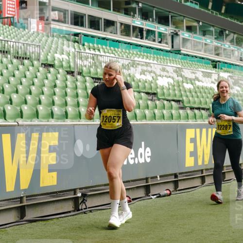 13.09.2026 - 21. swb-Marathon Bremen Michael Burmester http://msf.ph/oto/10424063 13.09.2026 10:46:52 Laufen im Stadion 10161, 10202, 10242, 10349, 10472, 10535, 10651, 10895, 10933, 10970, 11050, 11181, 11244, 11296, 11309, 11367, 11457, 11529, 11530, 11546, 11573, 11574, 11579, 11639, 11675, 11709, 11760, 11821, 12153, 12157, 12177, 12178, 12211, 12285, 12316, 12317, 12374, 12422, 12462, 10002, 10004, 10005, 10148, 10271, 10295, 10303, 10325, 10330, 10335, 10361, 10362, 10459, 10513, 10629, 10756, 10779, 10882, 10997, 10999, 11233, 11307, 11355 meine-sportfotos.de